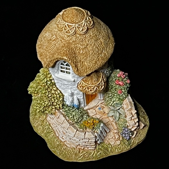 Lilliput Lane | Thimble Cottage | Collectors' Club - Picture 13 of 13